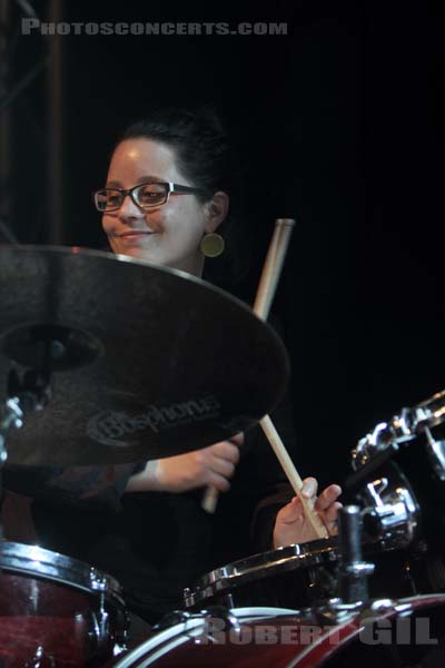 MELISSA LAVEAUX - 2011-01-15 - PARIS - La Fleche d'Or - 